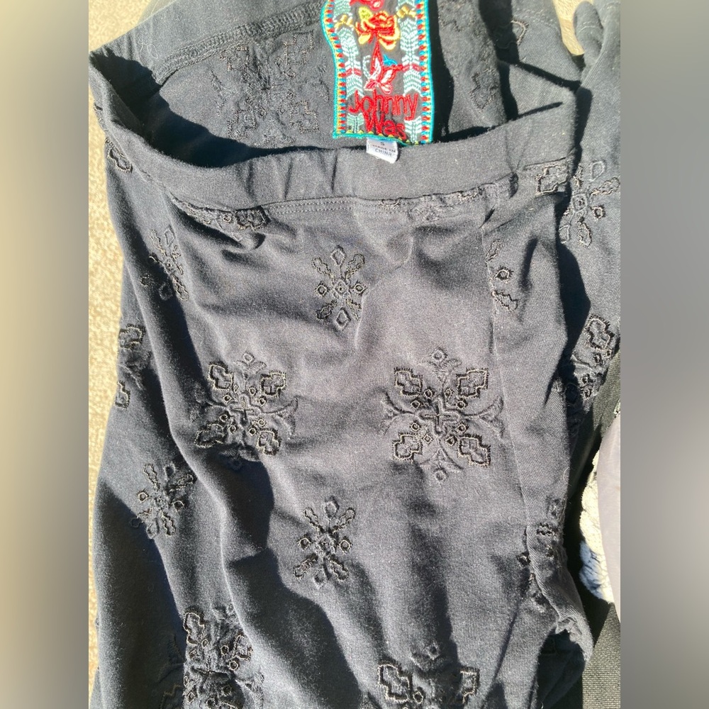 Johnny Was — Black Embroidered Leggings, Size Small